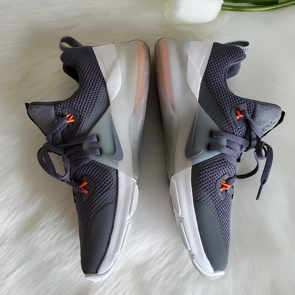 Size 6.5 NIKE ZOOM TRAIN COMMAND MENS - Picture 3 of 5